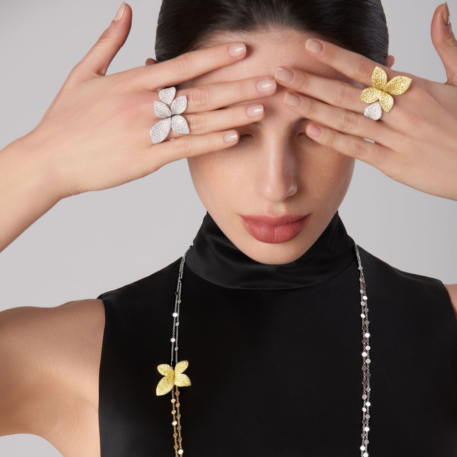 Giardini Segreti Five Leaves Flower Ring (White & Yellow Gold)