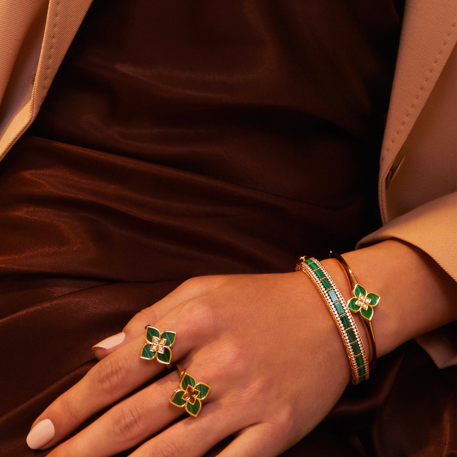 Venetian Princess Malachite Bangle (Yellow Gold)