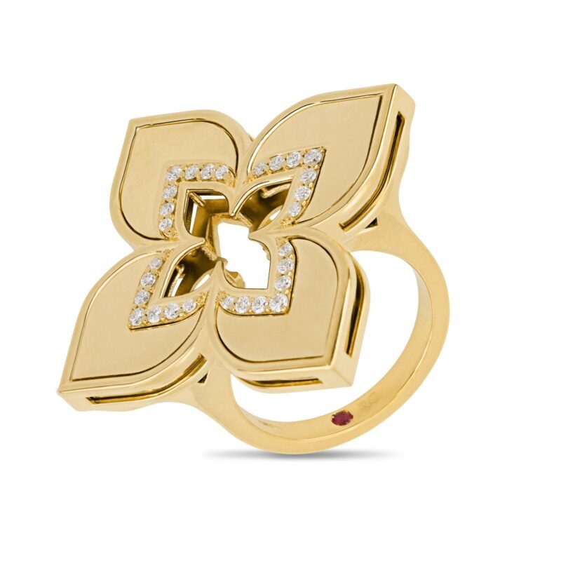 Venetian Princess One Row Diamond Ring Large Version (Yellow Gold)